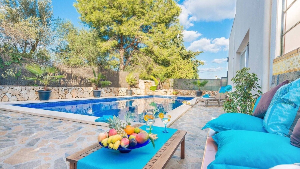 es Bacares Ski Chalet | Fabulous family Villa with pool, 500 m from the beach, for 6 people