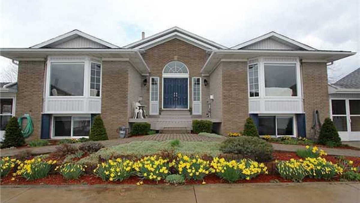 Niagara-on-the-Lake House | Fabulous Guesthouse B & B Located In The Heart Of Vineyard Country!