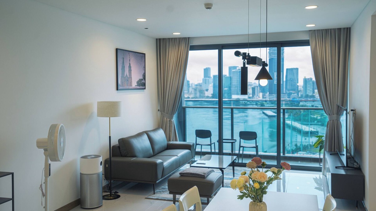 Hang Xanh Apartment | Fabulous riverside apartment with stunning views in Binh Thanh, HCM city