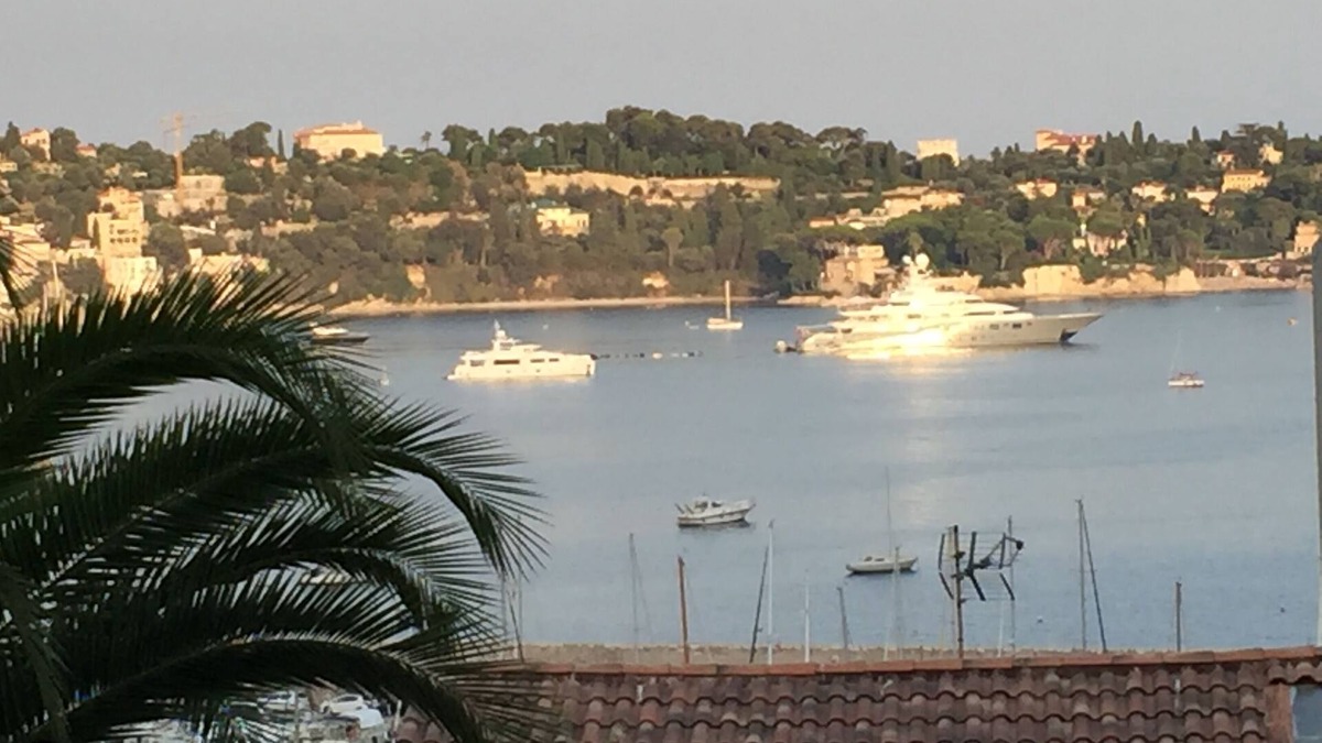 Villefranche-sur-Mer Apartment | Fabulous views of super yachts and sunsets, aircon, pool & garage - luxury