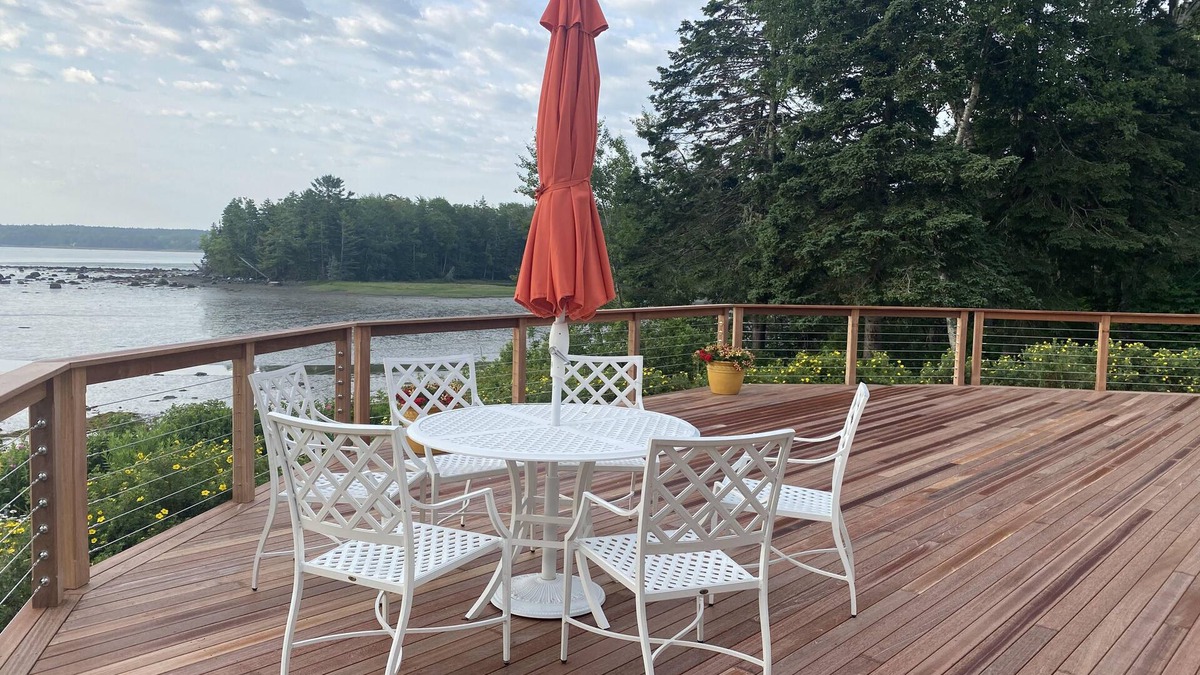 Brooklin Cottage | Fabulous Waterfront Cottage for Two