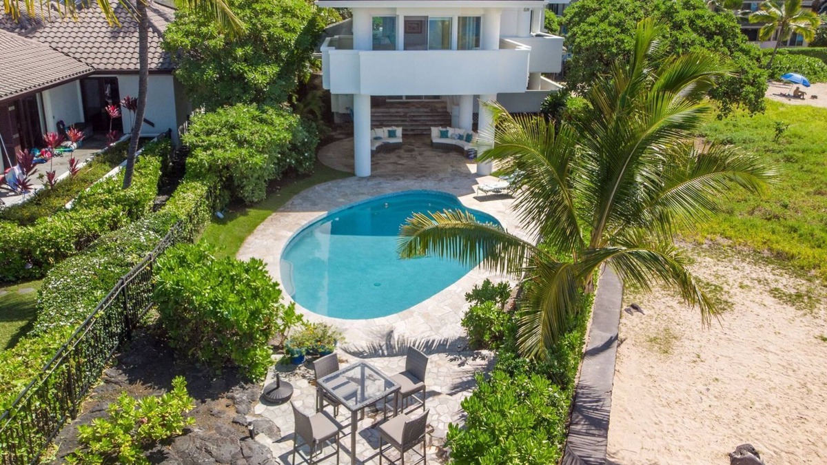 Kailua-Kona House | Fabulous Waterfront Modern Home on the Keiki Beach, Walking Distance to Town