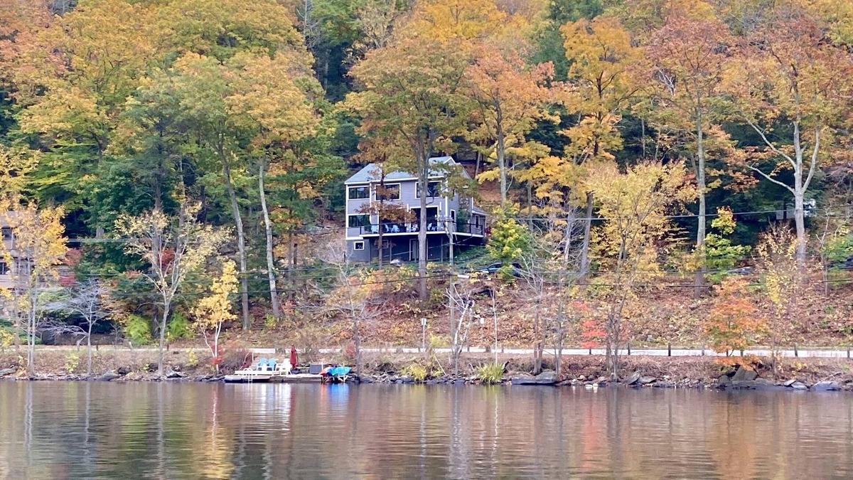 New Preston House | Fabulous year round waterfront retreat on Lake Waramaug