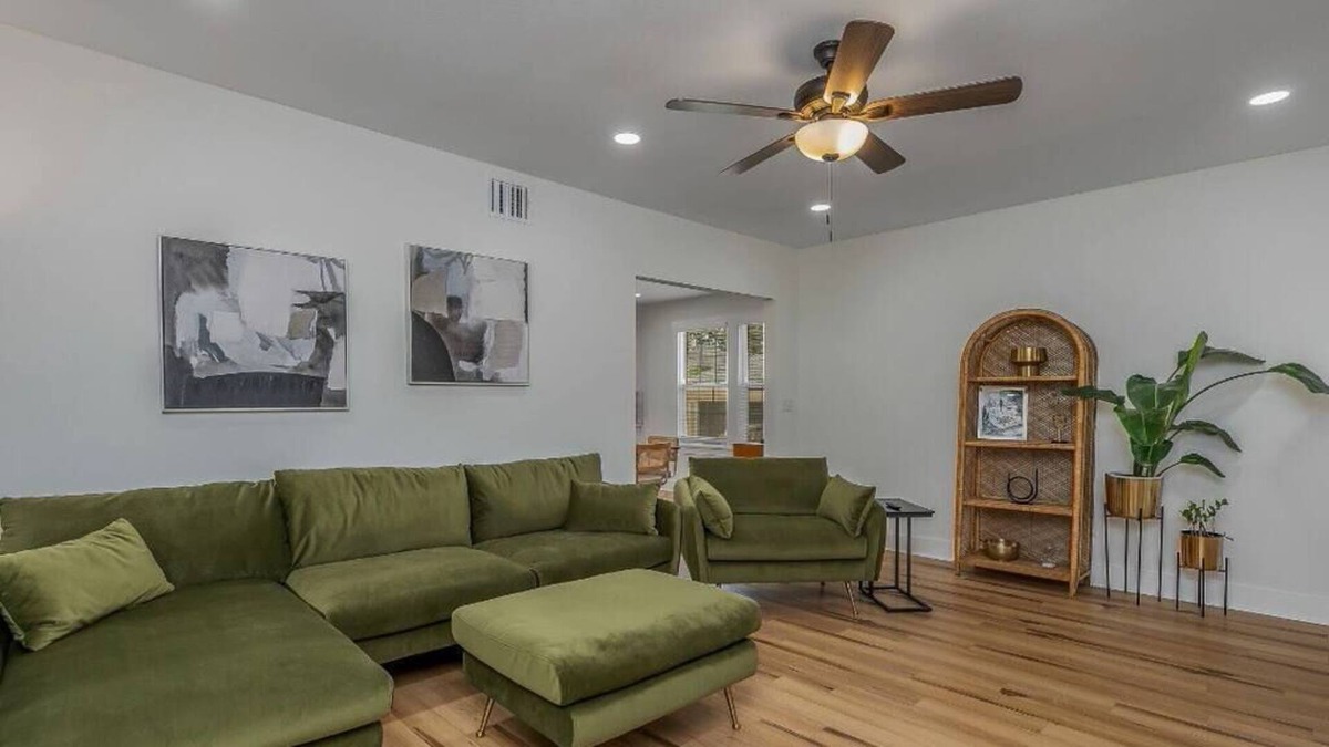 Caddo Heights-South Highlands House | Fabulously Furnished Forest - Luxury MCM Getaway
