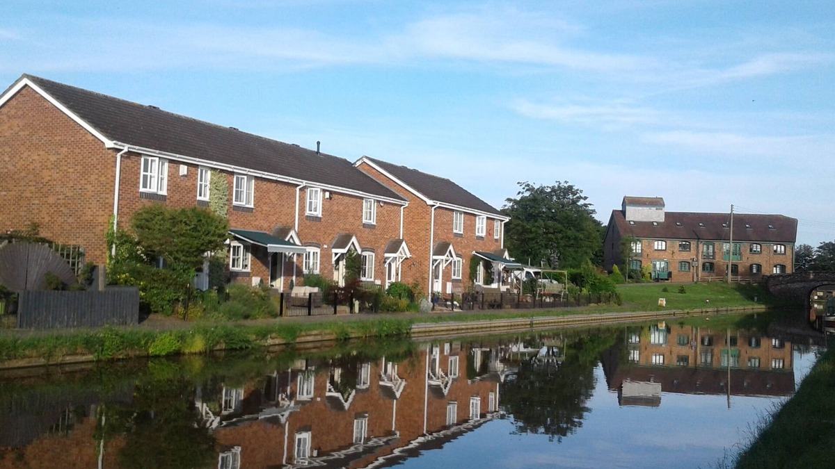 Market Drayton House | Facing the Shropshire Union Canal