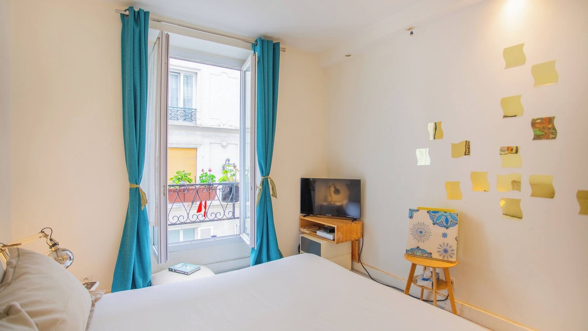 Quartier de Rochechouart Apartment | Faiderbe-Chaligny-1-Bed Apt, Sleeps 2
