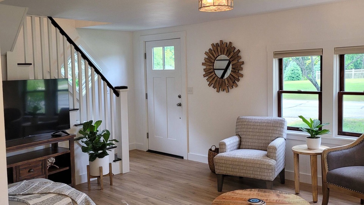 Kennebunk Cottage | Fair Winds Cottage ~ 1 mile to Kennebunk beaches