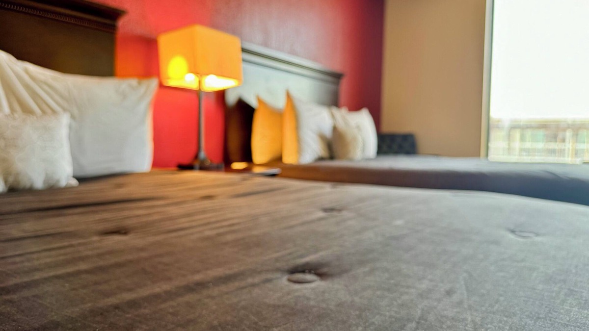 Hiawatha Hotel | FairBridge Inn Express Hiawatha