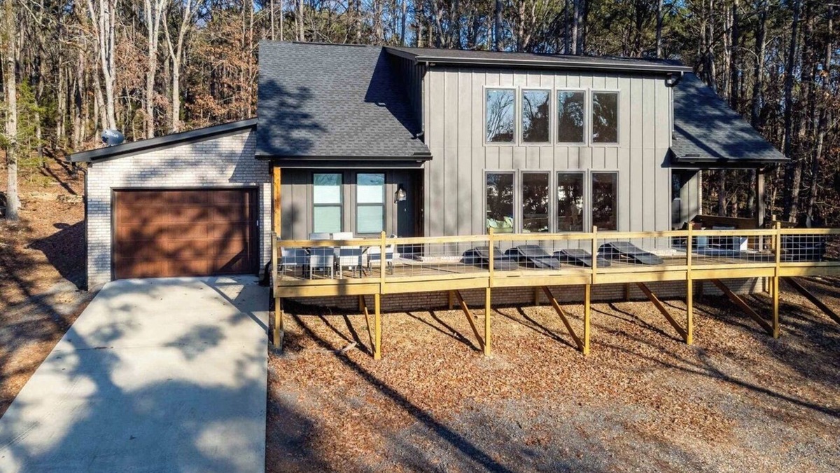Fairfield Bay House | Fairfield Bay 4-Bedroom Cabin with Lake View, Sleeps 12 - Quiet & Relaxing