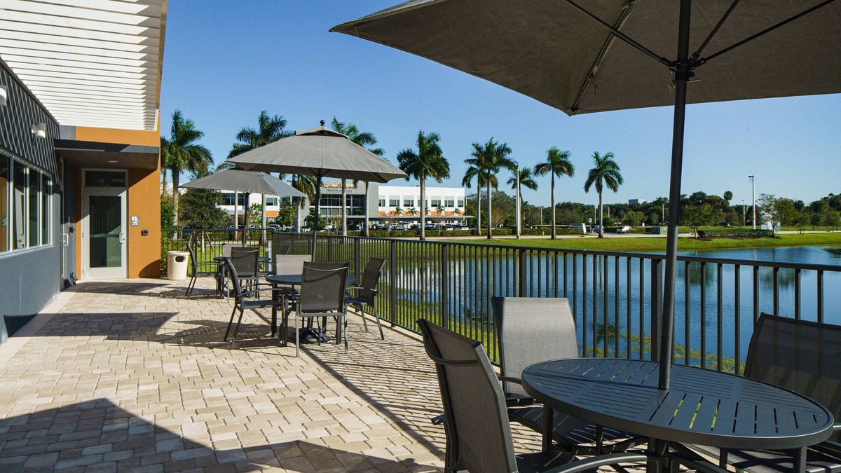 Deerfield Beach Hotel | Fairfield by Marriott Inn & Suites Deerfield Beach Boca Raton