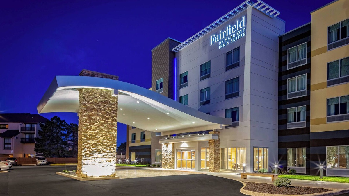 Port Clinton Hotel | Fairfield by Marriott Port Clinton Waterfront