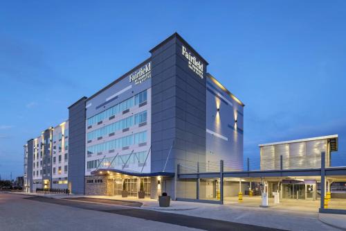 Downtown St. Louis Hotel | Fairfield Inn and Suites by Marriott St Louis Downtown
