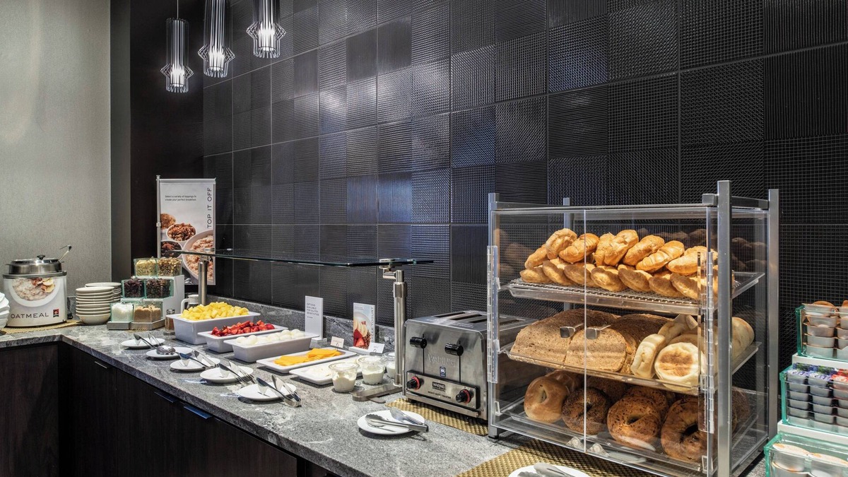 Chelsea Hotel | Fairfield Inn & Suites by Marriott Boston Logan Airport/Chelsea