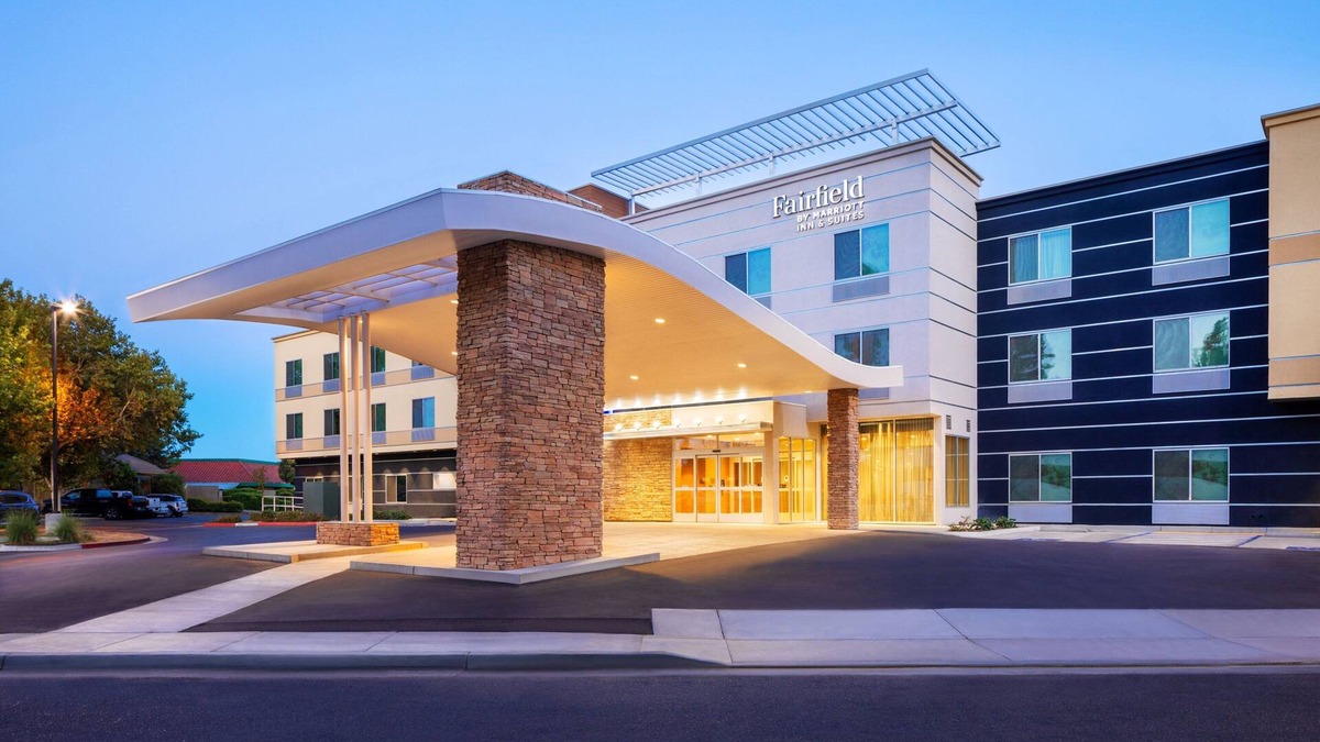 Fresno Hotel | Fairfield Inn & Suites by Marriott Fresno North/Shaw Avenue