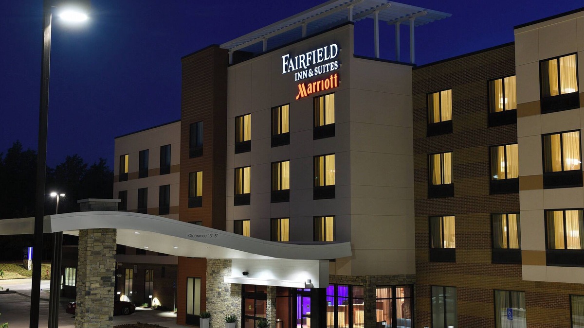 West Omaha Hotel | Fairfield Inn & Suites by Marriott Omaha West