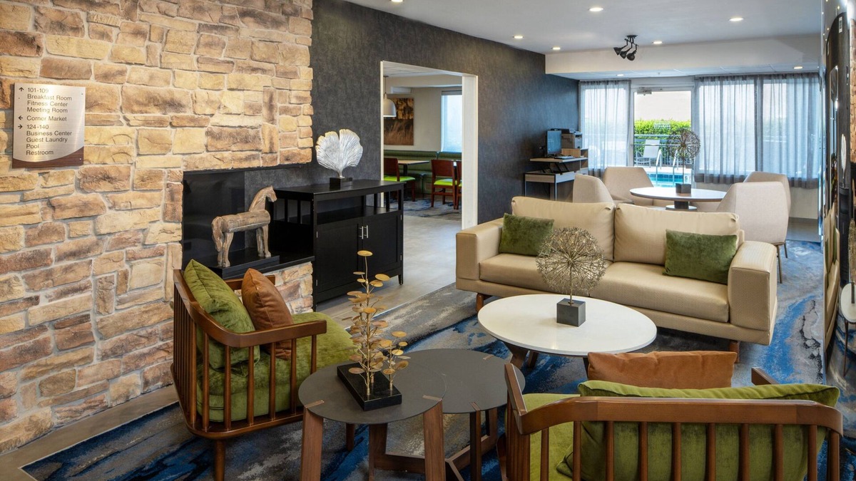 Villas Hotel | Fairfield Inn & Suites by Marriott Ft. Myers/Cape Coral