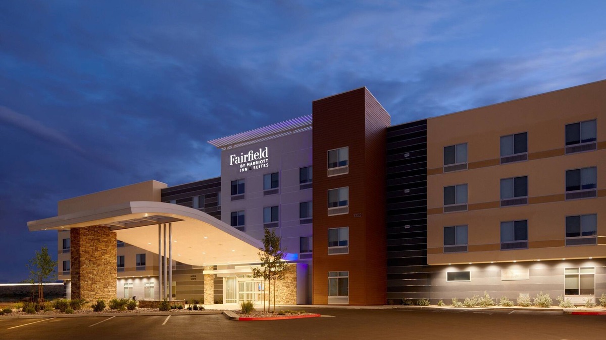 Palmdale Hotel | Fairfield Inn & Suites by Marriott Palmdale West