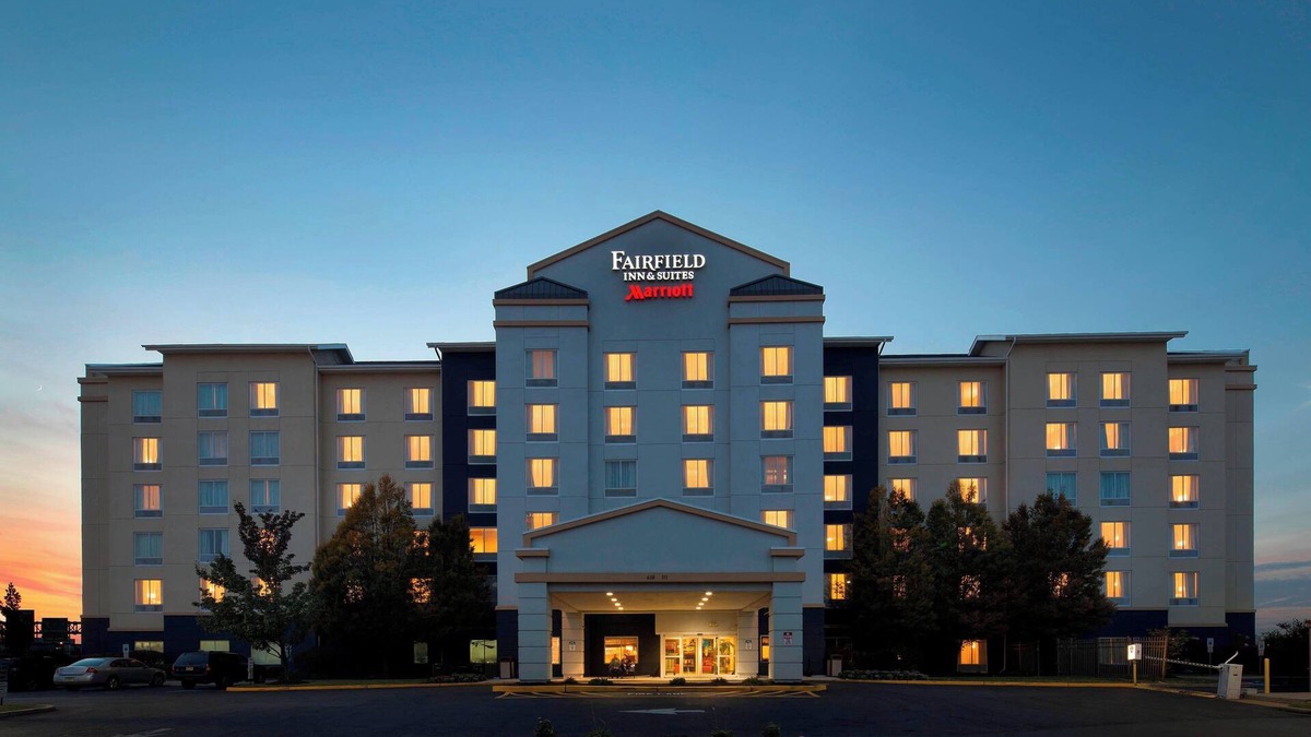 Newark Hotel | Fairfield Inn & Suites Newark Liberty International Airport
