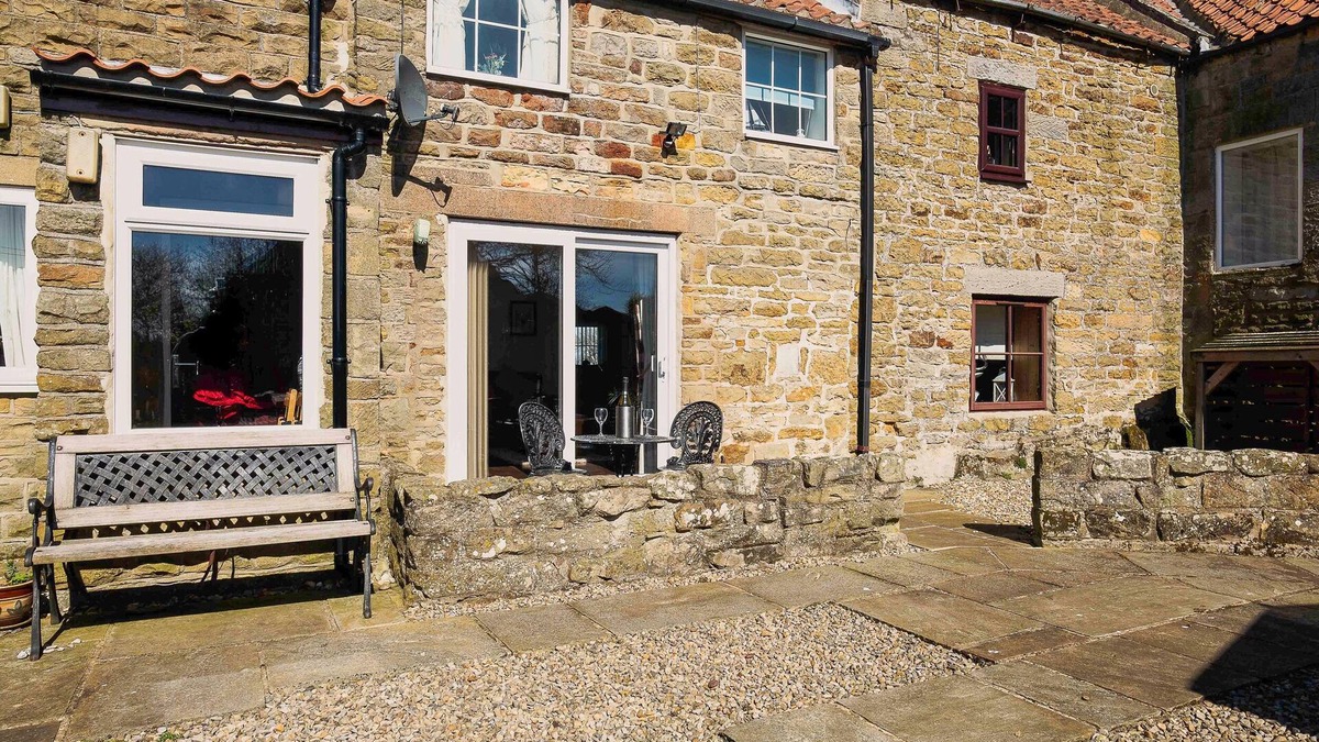 Briggswath Cottage | FAIRHAVEN COTTAGE, pet friendly, with open fire in Ugthorpe
