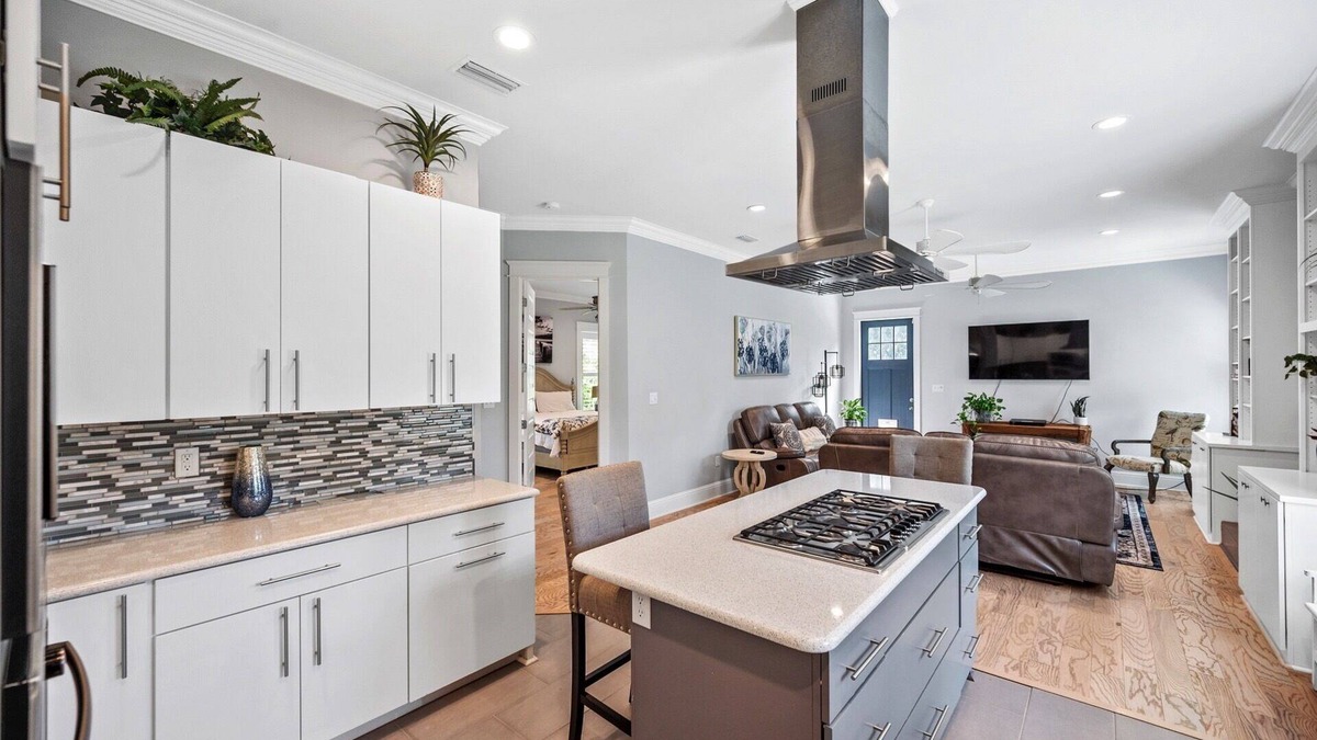 Montrose House | Fairhope Luxe Home - 2x King Bedrooms! 3 Min Walk to Mobile Bay! New!