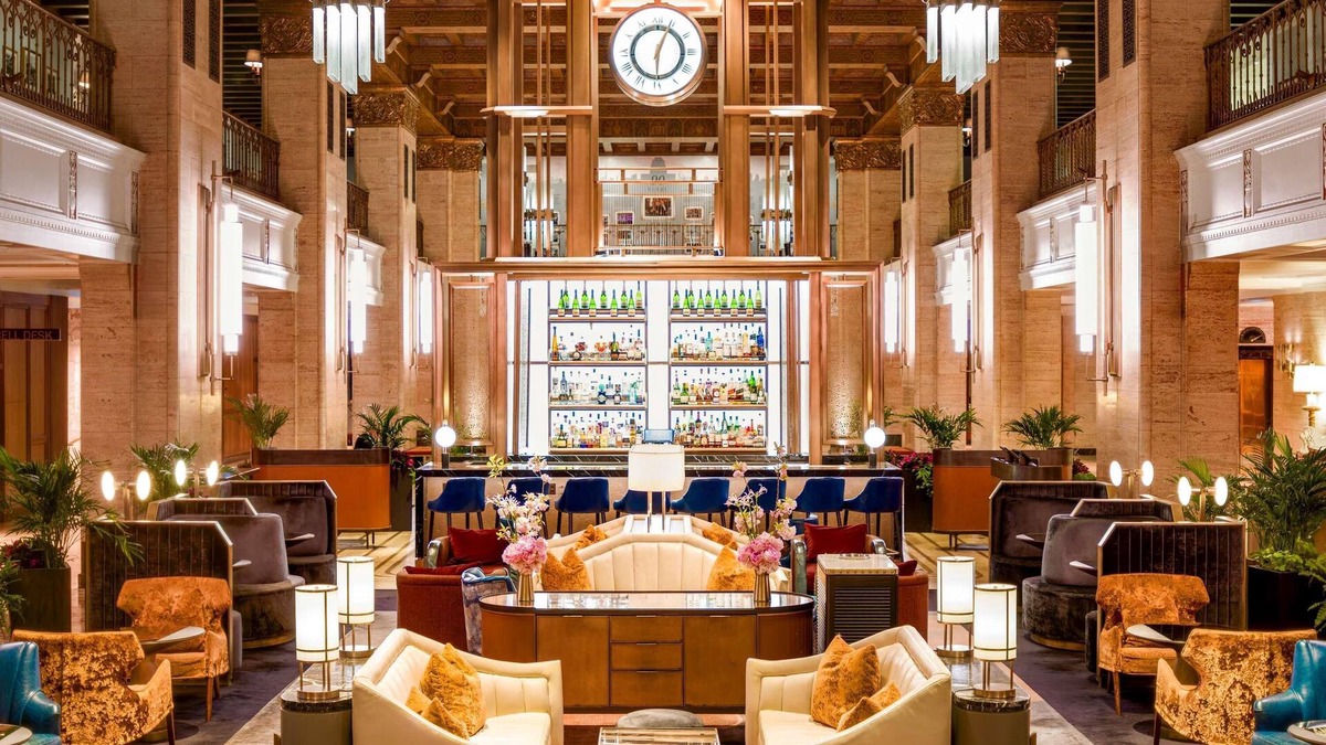Financial District Hotel | Fairmont Royal York Gold Experience