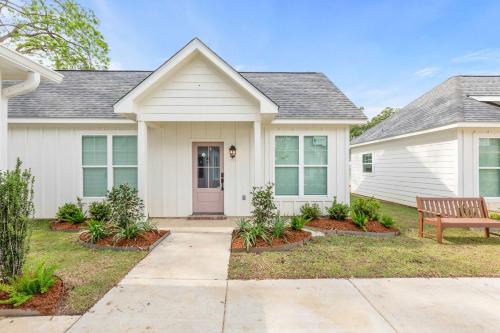 Youngsville House | Fairway Cottage 2BR Retreat Near Sportsplex