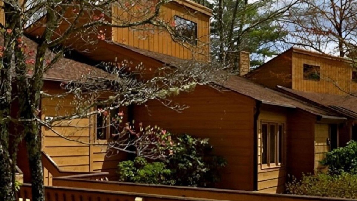 Sapphire Apartment | Fairway Forest 1 bedroom · Sapphire Valley - One Bedroom Forest Retreat
