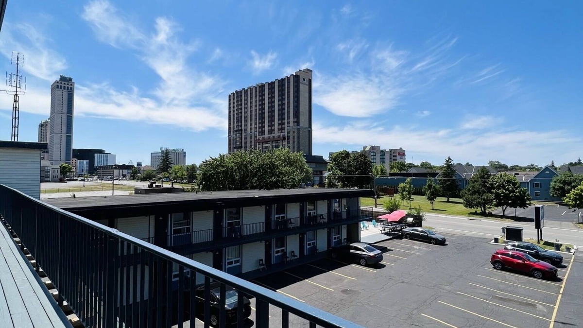 Fallsview Hotel | Fairway Inn by the Falls