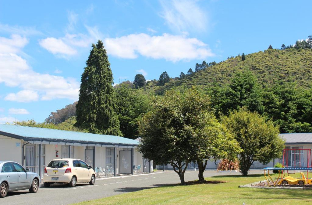 Kawaha Point Hotel | Fairy Springs Motel
