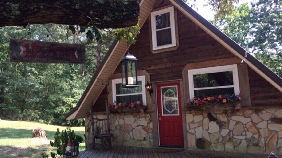 Chickamauga Cottage | Fairytale cottage in Chickamauga, GA