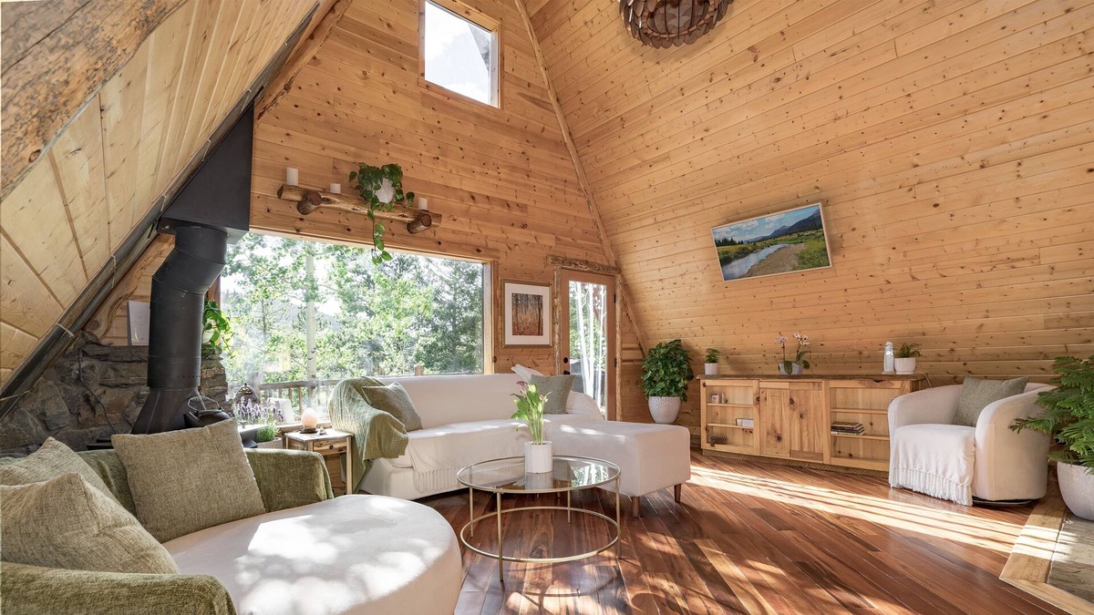 Evergreen Cabin | Fairytale Pine Cabin with Treehouse Studio! Near Evergreen & Mount Evans