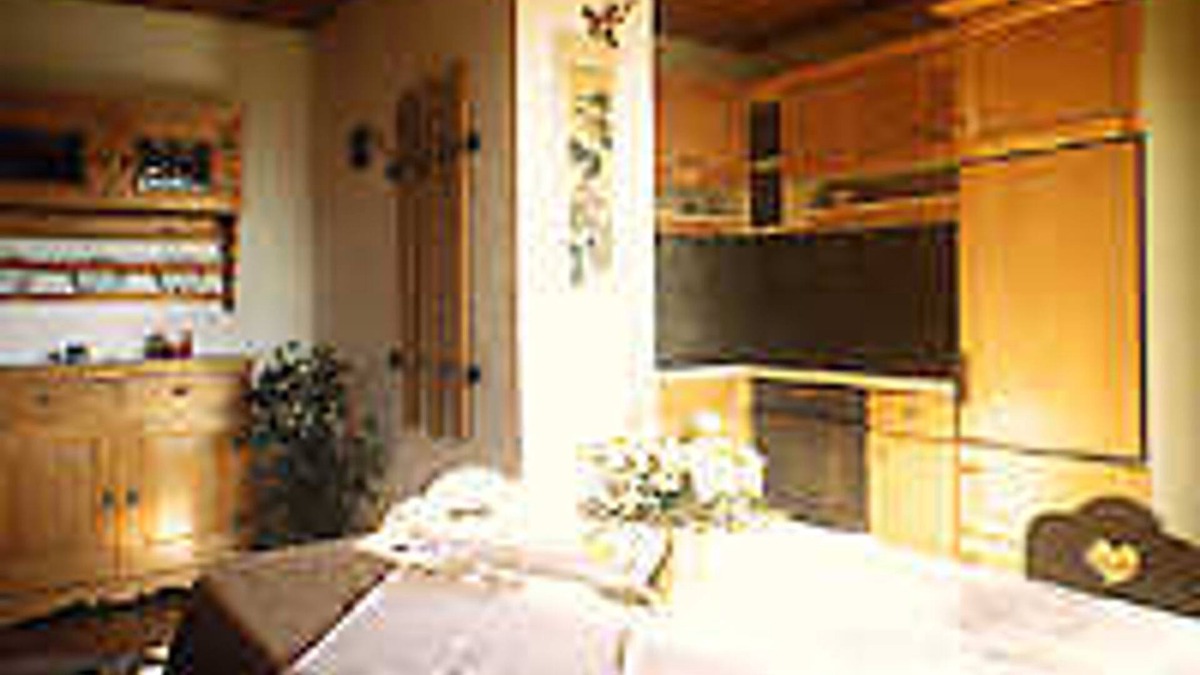 Sankt Lorenz Apartment | Falcon apartment with balcony, very cozy! - Anna Laireiter