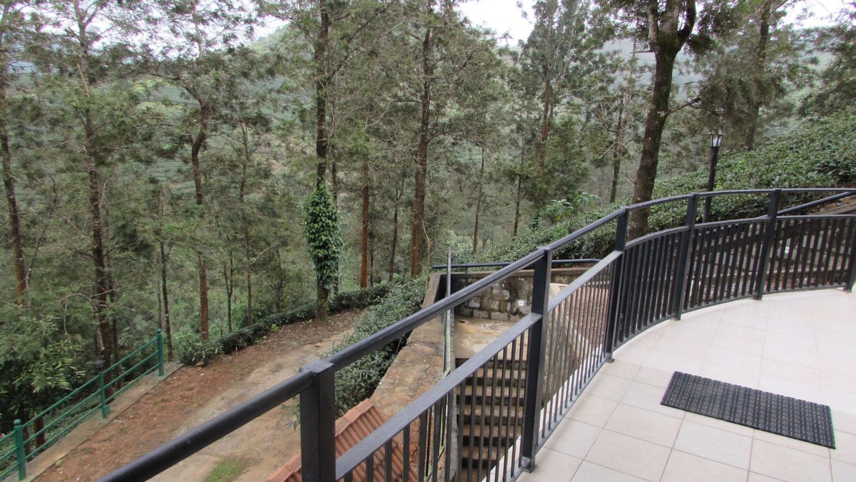 Elappara Hotel | Falcon Crest Resort