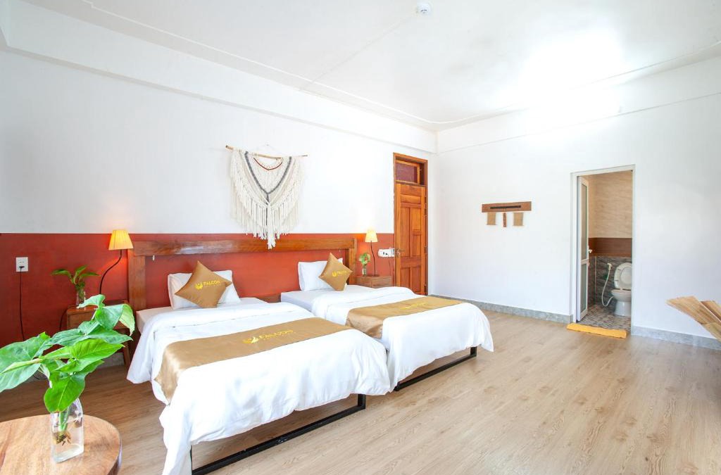 Phong Nha Bed & Breakfast | FALCON HOTEL & BAR