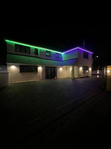 Rushmoor District House | Falcon house