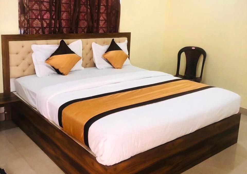 Devikolam Hotel | Falcone Residency - 100 m from Indiana Hospital