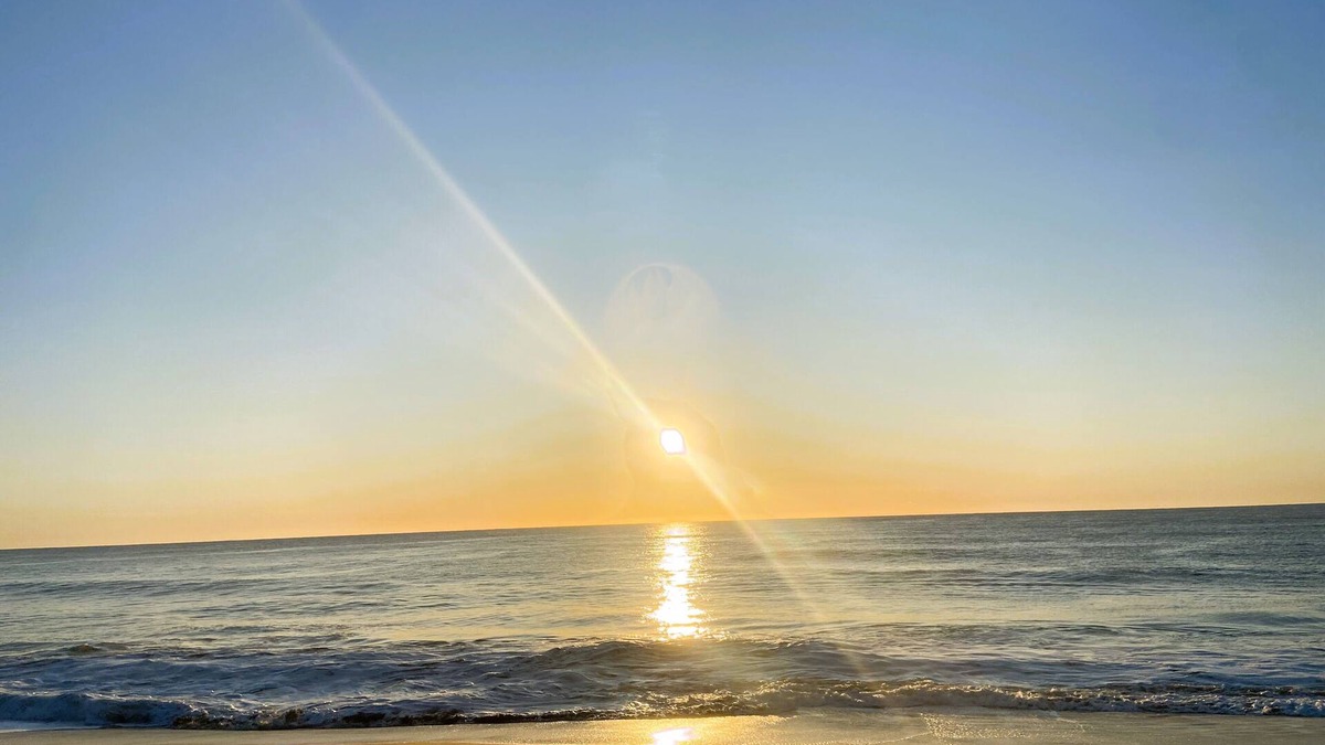 The Entrance North House | Fall asleep to the sound of waves!