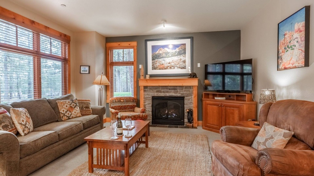 Crooked Pines House | Fall Availability! Updated Townhome, Walk, Shuttle, or a Short Drive to Mountain!