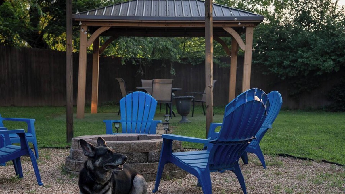 Bentonville House | Fall Bentonville Getaway Hot Tub MTB Trails Dog Friendly