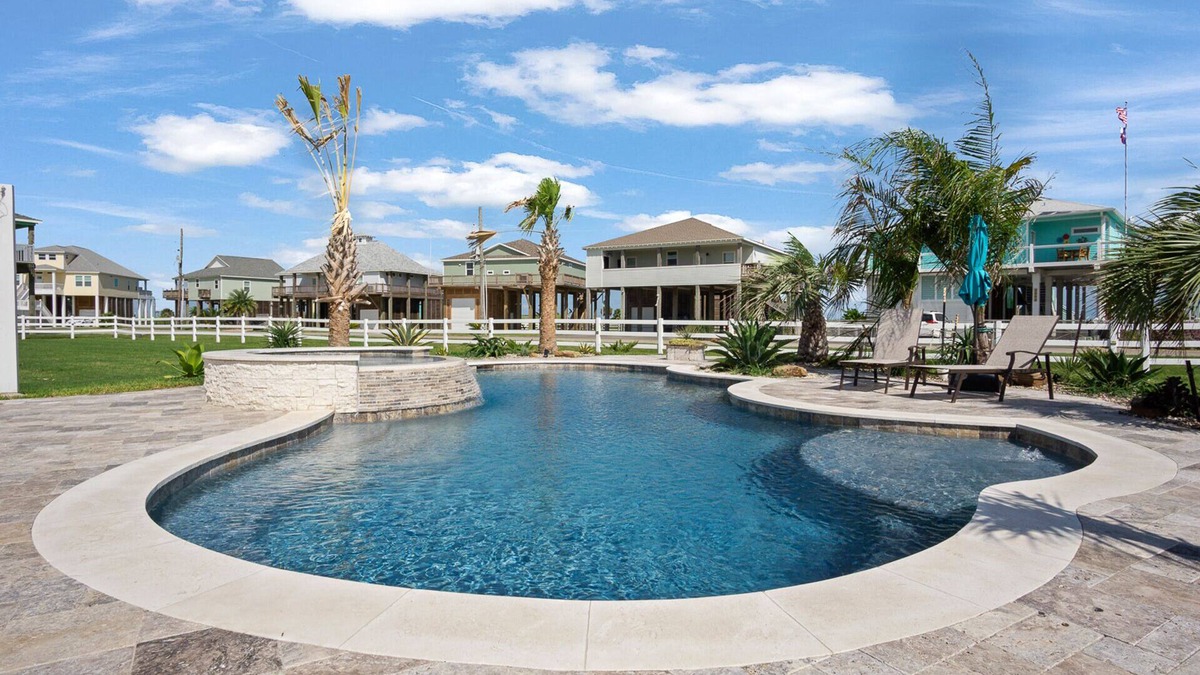 Crystal Beach House | Fall Family Special ~ Private Heated Pool & Hot Tub ~ King Beds ~ Ocean View
