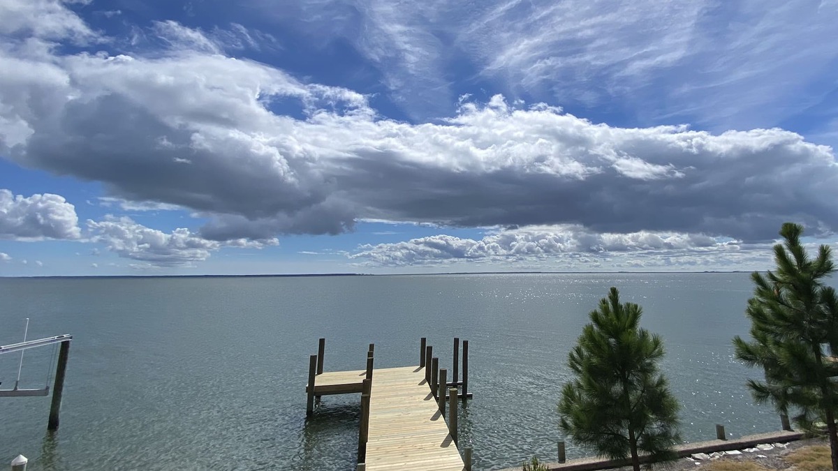 Colington Harbour House | Fall Fishing Hot Spot!Relaxing Soundfront getaway on the Albemarle Sound
