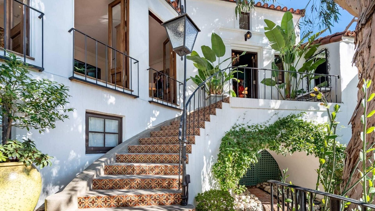 Hollywood Dell House | Fall for This Sale - 25% Off Promo Ends 9/30