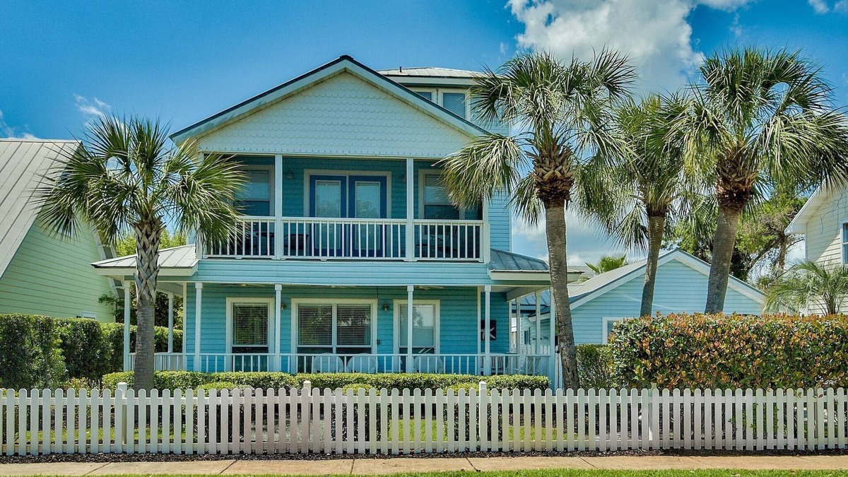 Clipper Cove House | FALL & HOLIDAYS Available! 5 bdrm, 4 bath - Private Pool, Lounge&Dining Area