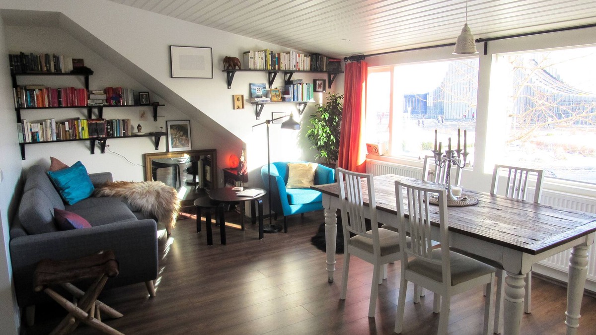 Downtown House | Fall In Love! Heart Of Town With Stunning View.