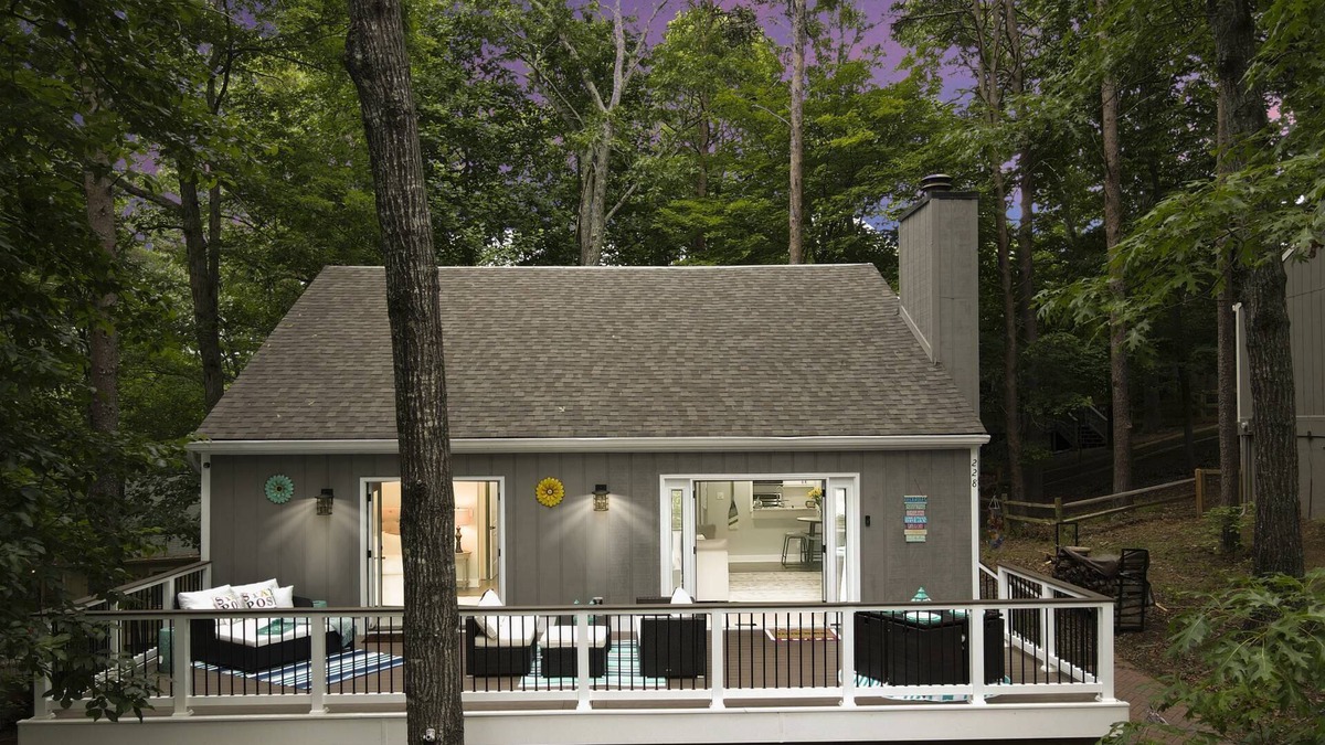 Waleska House | Fall Sale: 15% Off 3+ nights – thru Nov 30!