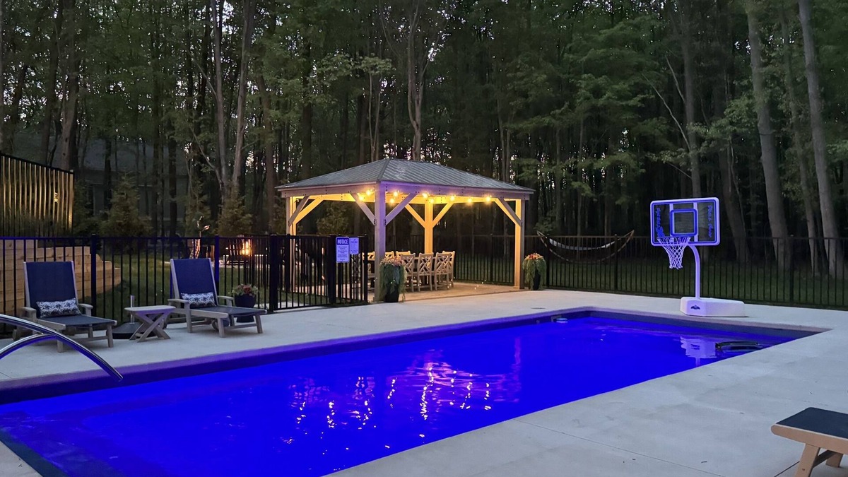 Glenn House | FALL SALE! Lux w. Private Heated Pool| Hot Tub |Sleeps 12 | King beds