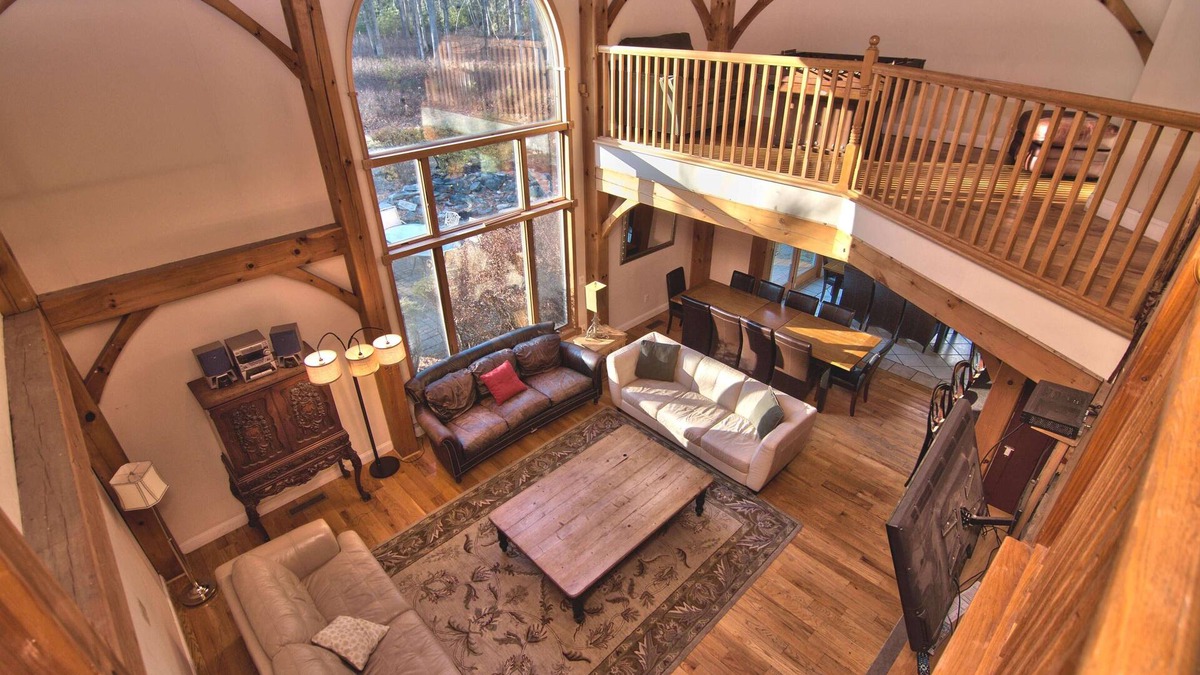 East Stroudsburg House | Fall savings! Free night when booking a weekend!
