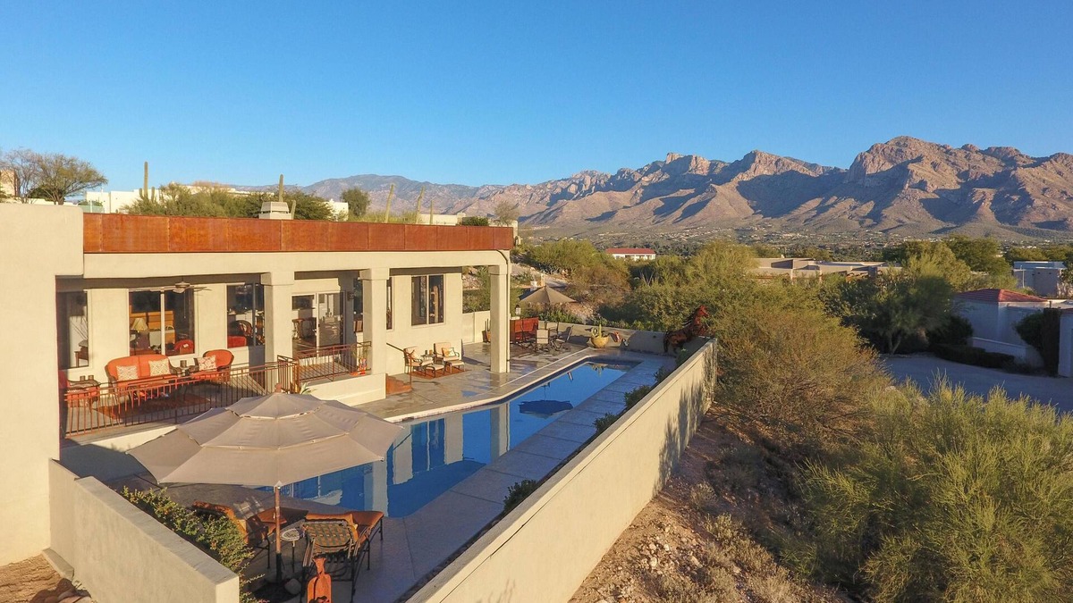 Canada Hills Estates House | FALL SPECIAL - Outstanding 5 Star Catalina view home!