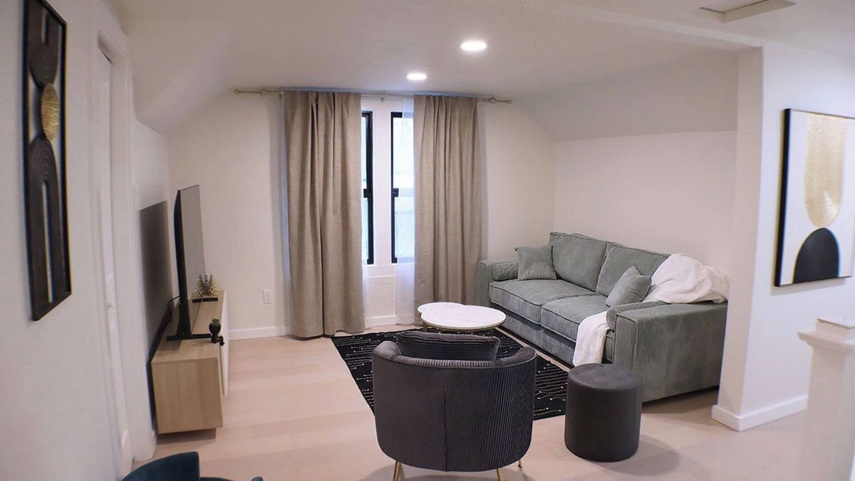 Hilltop House | Fall Special: Robin's Roost 1BD Comfort and Charm