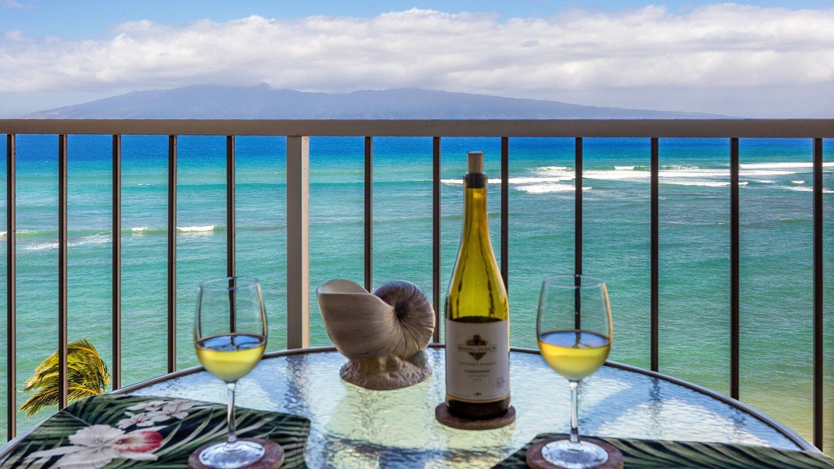 Kahana Condo | FALL/WINTER SALE, 5 STAR Ocean Front, AC, with Views You Won't Forget, sleeps 4